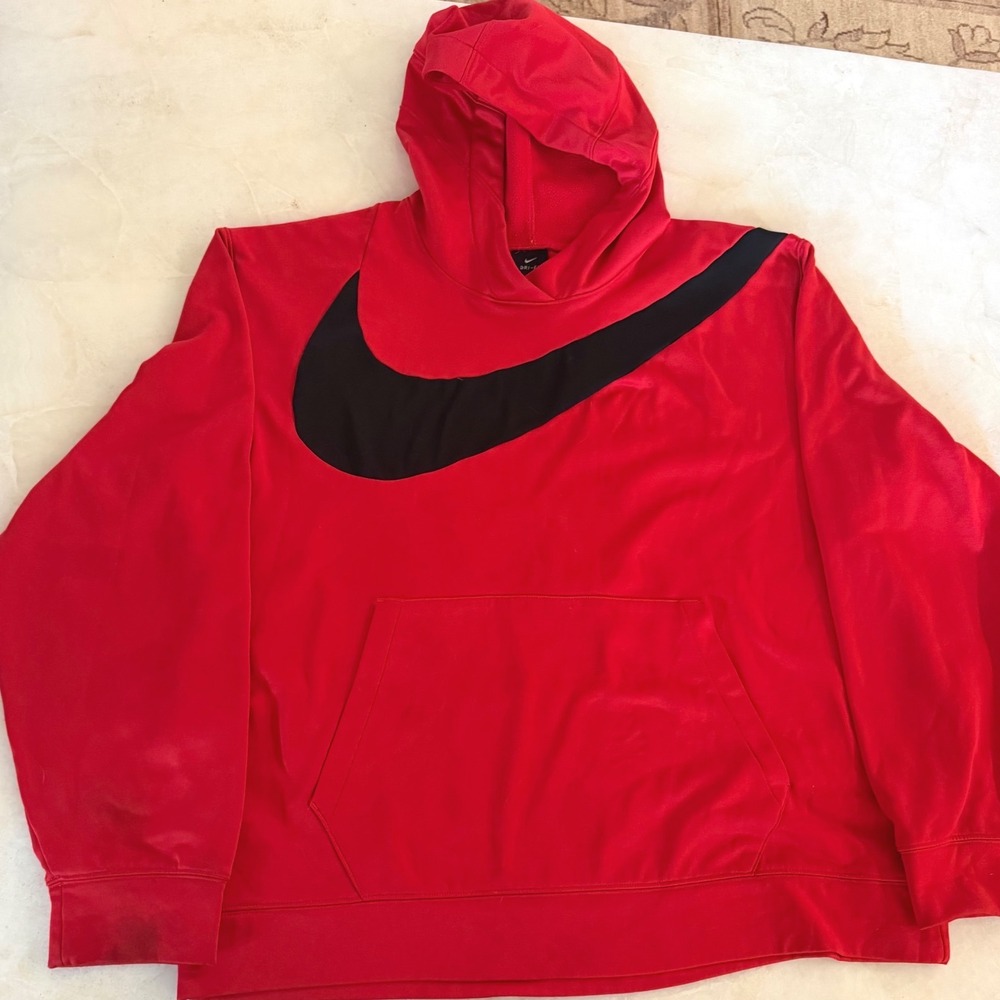Nike Dri-FIT Mens XL Red Oversized Swoosh Pullover Hoodie M-072